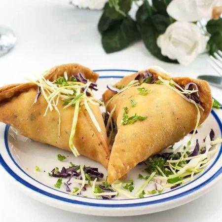 Vegetable Samosa (2 pcs) / Samosa aux Légumes (2 pièces)